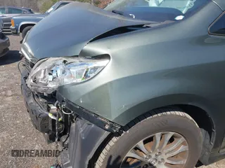 2018 Toyota Sienna XLE Auto Access Seat with VIN 5TDYZ3DC6JS931549, listed as a IAAI auction lot 41792676 with 115,673 mi miles. Bid and sale history available at carsss.com. Image 17.