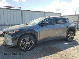 2024 Toyota bZ4X XLE z VIN JTMABACA5RA050960, wystawiony jako Copart lot #52405315 z przebiegiem 3 896 mil mil oraz Czysty tytuł • Clean title. Historia ofert i sprzedaży dostępna na DreamBid. Obrazek 1.