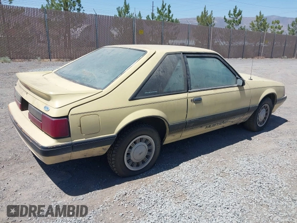 1988 Ford Mustang z VIN 1FABP41AXJF163469, wystawiony jako IAAI lot #42473799 z przebiegiem 89 307 mil mil oraz . Historia ofert i sprzedaży dostępna na DreamBid. Obrazek 4.