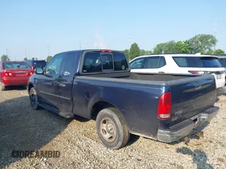 2002 Ford F-150 XL z VIN 1FTRX17W62NB63583, wystawiony jako IAAI lot #42439328 z przebiegiem 119 164 mil mil oraz . Historia ofert i sprzedaży dostępna na DreamBid. Obrazek 3.