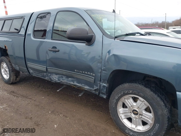 2010 Chevrolet Silverado 1500 LT with VIN 1GCSKSE37AZ193956, listed as a IAAI auction lot 41737357 with 127,762 mi miles. Bid and sale history available at carsss.com. Image 6.