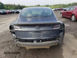 2018 Tesla Model 3 Long Range Battery z VIN 5YJ3E1EB3JF086972, wystawiony jako Copart lot #56290245 z przebiegiem 69 766 mil mil oraz Szkody całkowita. Historia ofert i sprzedaży dostępna na DreamBid. Obrazek 6.