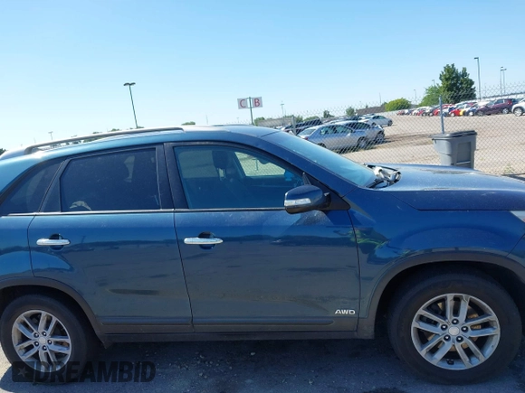 2015 Kia Sorento LX with VIN 5XYKTDA64FG554803, listed as a IAAI auction lot 42561844 with Not provided miles and . Bid and sale history available at DreamBid. Image 12.