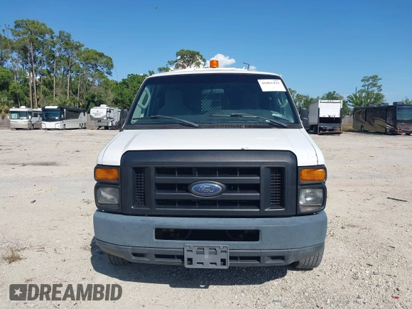 2012 Ford Econoline Cargo Commercial z VIN 1FTNE2EL5CDB10478, wystawiony jako IAAI lot #41861431 z przebiegiem 165 546 mil mil oraz . Historia ofert i sprzedaży dostępna na DreamBid. Obrazek 12.