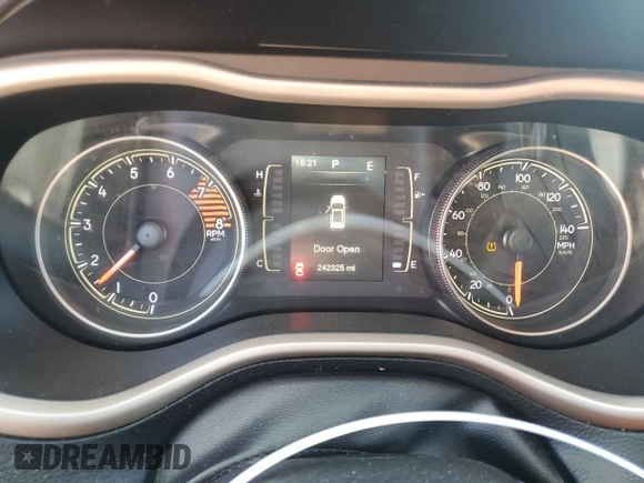 2017 Jeep Cherokee 75th Anniversary Edition с VIN 1C4PJMCS7HW505283, выставлен на аукционе Copart как лот 55504045 с пробегом 242 325 миль миль и Списание • Salvage title. История ставок и продаж доступна на DreamBid. Изображение 9.