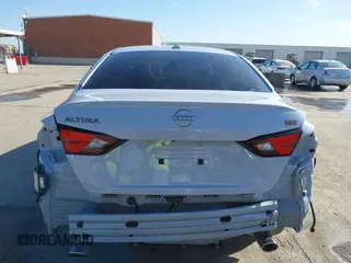 2024 Nissan Altima SR z VIN 1N4BL4CV7RN404207, wystawiony jako IAAI lot #41773141 z przebiegiem 18 463 mil mil oraz . Historia ofert i sprzedaży dostępna na DreamBid. Obrazek 6.
