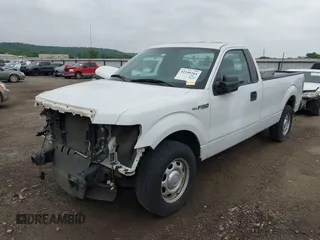 2014 Ford F-150 XL z VIN 1FTMF1CM9EKE34269, wystawiony jako IAAI lot #42240264 z przebiegiem 91 743 mil mil oraz . Historia ofert i sprzedaży dostępna na DreamBid. Obrazek 2.