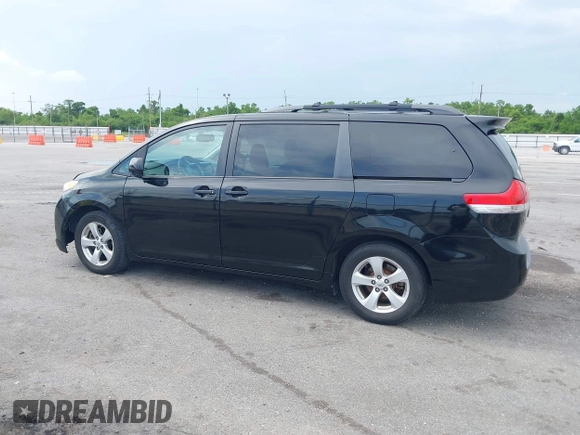 2014 Toyota Sienna LE AAS z VIN 5TDKK3DC1ES506563, wystawiony jako IAAI lot #42108481 z przebiegiem 173 831 mil mil oraz . Historia ofert i sprzedaży dostępna na DreamBid. Obrazek 14.