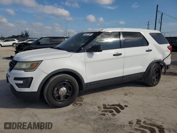 2016 Ford Utility Police Interceptor with VIN 1FM5K8AR4GGD30586, listed as a Copart auction lot 42431905 with 97,885 mi miles and Salvage Title. Bid and sale history available at carsss.com. Image 1.