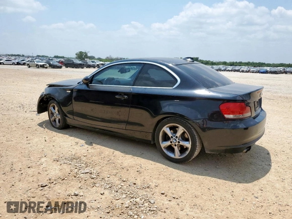 2009 BMW 1 Series 128i z VIN WBAUP73559VK76443, wystawiony jako Copart lot #58270455 z przebiegiem 151 731 mil mil oraz Szkoda całkowita • Salvage title. Historia ofert i sprzedaży dostępna na DreamBid. Obrazek 2.