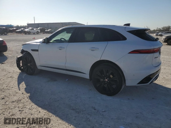 2021 Jaguar F-Pace R-Dynamic S z VIN SADCT2FU5MA681304, wystawiony jako Copart lot #43956495 z przebiegiem 28 466 mil mil oraz Szkoda całkowita • Salvage title. Historia ofert i sprzedaży dostępna na DreamBid. Obrazek 2.