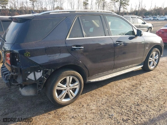 2012 Mercedes-Benz M-Class ML 350 with VIN 4JGDA5HB2CA067260, listed as a IAAI auction lot 41913715 with 97,766 mi miles. Bid and sale history available at carsss.com. Image 4.