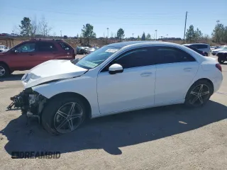 2019 Mercedes-Benz A 220 z VIN WDD3G4EB2KW000470, wystawiony jako Copart lot #48667605 z przebiegiem 81 863 mil mil oraz Szkoda całkowita • Salvage title. Historia ofert i sprzedaży dostępna na DreamBid. Obrazek 1.