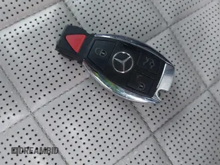 2016 Mercedes-Benz C 63 S AMG z VIN 55SWF8HB7GU101074, wystawiony jako IAAI lot #40732826 z przebiegiem 43 676 mil mil oraz . Historia ofert i sprzedaży dostępna na DreamBid. Obrazek 11.