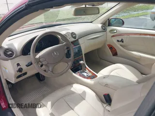 2005 Mercedes-Benz CLK 320 z VIN WDBTK65G05T040423, wystawiony jako IAAI lot #42645524 z przebiegiem 87 894 mil mil oraz . Historia ofert i sprzedaży dostępna na DreamBid. Obrazek 5.