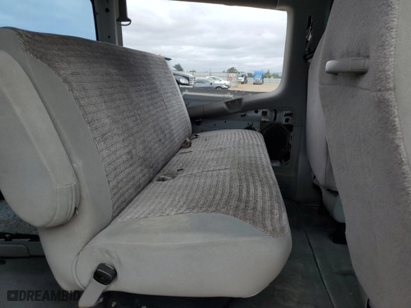 2001 Ford Econoline Wagon XL with VIN 1FBSS31L41HB19352, listed as a Copart auction lot 53101325 with 101,807 mi miles and Salvage Title. Bid and sale history available at carsss.com. Image 10.