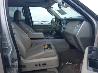 2011 Ford Expedition Max Limited z VIN 1FMJK2A52BEF55165, wystawiony jako IAAI lot #42467164 z przebiegiem 297 499 mil mil oraz . Historia ofert i sprzedaży dostępna na DreamBid. Obrazek 5.