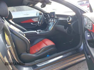 2017 Mercedes-Benz C 63 S AMG z VIN WDDWK8HB2HF517369, wystawiony jako IAAI lot #41167962 z przebiegiem 71 781 mil mil oraz . Historia ofert i sprzedaży dostępna na DreamBid. Obrazek 5.