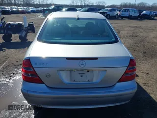 2006 Mercedes-Benz E-Class 3.5L with VIN WDBUF56J06A737827, listed as a IAAI auction lot 41748739 with 197,843 mi miles. Bid and sale history available at carsss.com. Image 16.