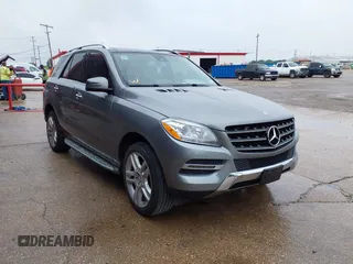 2015 Mercedes-Benz M 350 z VIN 4JGDA5JB1FA566890, wystawiony jako IAAI lot #42114012 z przebiegiem 112 244 mil mil oraz . Historia ofert i sprzedaży dostępna na DreamBid. Obrazek 1.