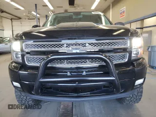 2013 Chevrolet Silverado 1500 LT with VIN 3GCPKSE78DG267821, listed as a Copart auction lot 53720625 with 108,883 mi miles and Salvage Title. Bid and sale history available at DreamBid. Image 5.