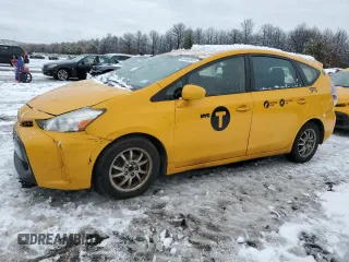 2015 Toyota Prius Two with VIN JTDZN3EU0FJ039275, listed as a Copart auction lot 45040045 with 389,322 mi miles and Clean Title. Bid and sale history available at DreamBid. Image 1.
