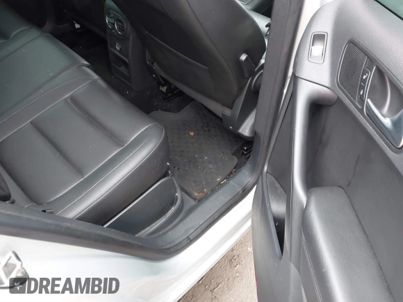 2013 Volkswagen Tiguan SE z VIN WVGBV7AX7DW501335, wystawiony jako IAAI lot #41856816 z przebiegiem 129 615 mil mil oraz . Historia ofert i sprzedaży dostępna na DreamBid. Obrazek 8.