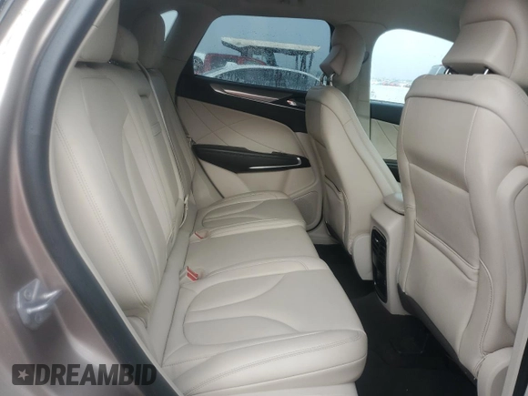 2019 Lincoln MKC Standard z VIN 5LMCJ1C98KUL46098, wystawiony jako Copart lot #51585555 z przebiegiem 54 340 mil mil oraz Nie do naprawy • Non repairable. Historia ofert i sprzedaży dostępna na DreamBid. Obrazek 11.