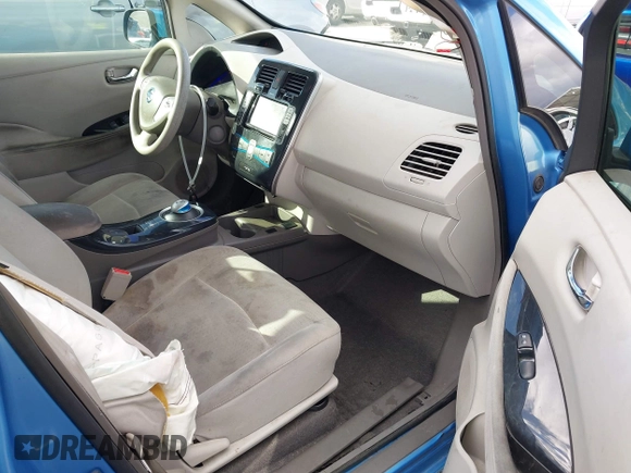 2011 Nissan LEAF SL-e with VIN JN1AZ0CPXBT007951, listed as a IAAI auction lot 41529439 with 123,737 mi miles. Bid and sale history available at carsss.com. Image 5.