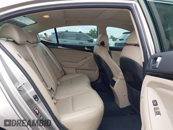 2014 Kia Cadenza Limited with VIN KNALN4D71E5137744, listed as a IAAI auction lot 42063014 with 61,310 mi miles. Bid and sale history available at carsss.com. Image 8.