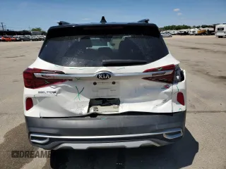 2021 Kia Seltos S z VIN KNDEU2AA5M7075898, wystawiony jako Copart lot #57243215 z przebiegiem 48 361 mil mil oraz Szkoda całkowita • Salvage title. Historia ofert i sprzedaży dostępna na DreamBid. Obrazek 6.