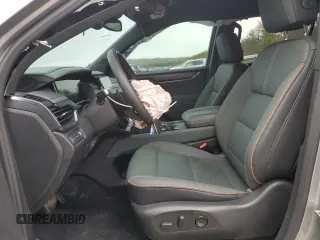 2024 GMC Acadia AWD AT4 z VIN 1GKENPKS5RJ159106, wystawiony jako Copart lot #52186485 z przebiegiem 20 704 mil mil oraz Szkoda całkowita • Salvage title. Historia ofert i sprzedaży dostępna na DreamBid. Obrazek 7.
