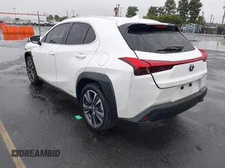 2022 Lexus UX 250h z VIN JTHX9JBH5N2056118, wystawiony jako IAAI lot #41538359 z przebiegiem 32 699 mil mil oraz . Historia ofert i sprzedaży dostępna na DreamBid. Obrazek 3.