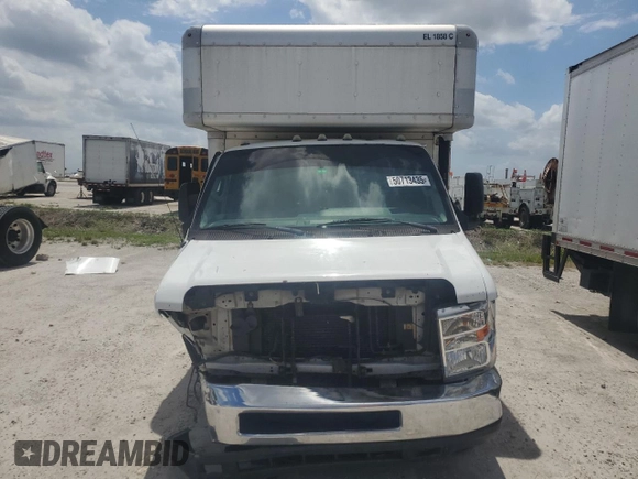 2009 Ford Econoline Cargo z VIN 1FDXE45S89DA10861, wystawiony jako Copart lot #50713435 z przebiegiem 209 070 mil mil oraz Szkoda całkowita • Salvage title. Historia ofert i sprzedaży dostępna na DreamBid. Obrazek 5.