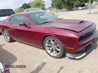 2021 Dodge Challenger GT z VIN 2C3CDZJG7MH660303, wystawiony jako IAAI lot #42135110 z przebiegiem 21 447 mil mil oraz . Historia ofert i sprzedaży dostępna na DreamBid. Obrazek 1.