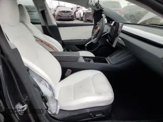 2025 Tesla Model 3 Long Range z VIN 5YJ3E1EA7SF940886, wystawiony jako Copart lot #62683815 z przebiegiem 3 498 mil mil oraz Szkoda całkowita • Salvage title. Historia ofert i sprzedaży dostępna na DreamBid. Obrazek 7.