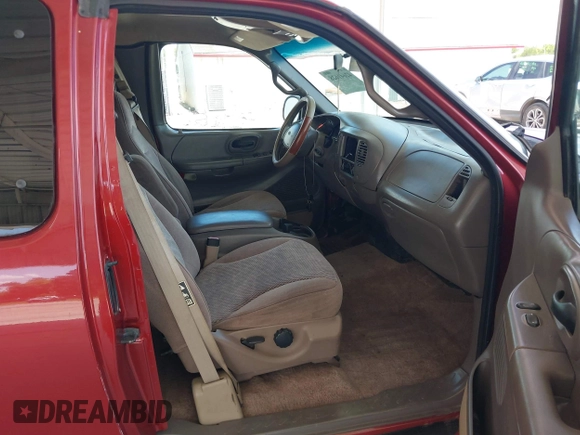 2002 Ford F-150 XL z VIN 1FTRX07L42KB68525, wystawiony jako IAAI lot #42641628 z przebiegiem Nie podano mil oraz . Historia ofert i sprzedaży dostępna na DreamBid. Obrazek 5.