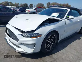 2018 Ford Mustang EcoBoost Premium z VIN 1FATP8UH8J5111364, wystawiony jako IAAI lot #42261261 z przebiegiem 102 703 mil mil oraz . Historia ofert i sprzedaży dostępna na DreamBid. Obrazek 19.