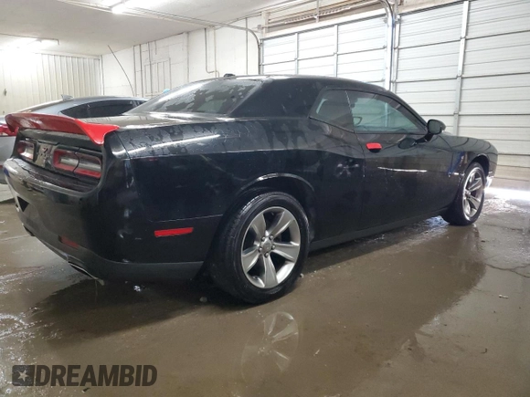 2017 Dodge Challenger SXT z VIN 2C3CDZAG7HH658606, wystawiony jako Copart lot #52131045 z przebiegiem 100 223 mil mil oraz Szkoda całkowita • Salvage title. Historia ofert i sprzedaży dostępna na DreamBid. Obrazek 3.