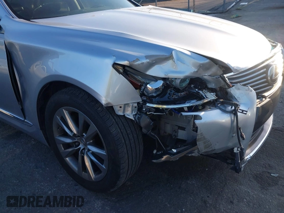 2014 Lexus LS 460 with VIN JTHBL5EF2E5132342, listed as a IAAI auction lot 41824998 with 75,301 mi miles and . Bid and sale history available at DreamBid. Image 6.