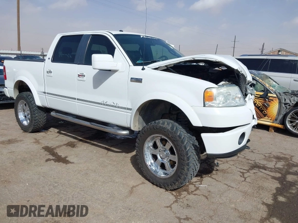 2008 Ford F-150 XLT with VIN 1FTPW145X8FB64762, listed as a IAAI auction lot 41701809 with 57,121 mi miles. Bid and sale history available at carsss.com. Image 1.
