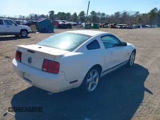 2009 Ford Mustang with VIN 1ZVHT80N895111445, listed as a IAAI auction lot 41778658 with 121,122 mi miles and . Bid and sale history available at carsss.com. Image 4.