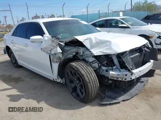 2021 Chrysler 300 with VIN 2C3CCABG5MH533004, listed as a IAAI auction lot 41916640 with 72,720 mi miles. Bid and sale history available at carsss.com. Image 1.