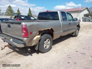 2003 Chevrolet Silverado 1500 LT with VIN 2GCEK19T531343401, listed as a IAAI auction lot 42080760 with 183,960 mi miles. Bid and sale history available at carsss.com. Image 4.