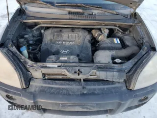 2008 Hyundai Tucson GL with VIN KM8JM72D68U753257, listed as a Copart auction lot 88053695 with 300,344 mi miles and Clean Title. Bid and sale history available at carsss.com. Image 12.
