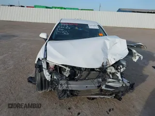 2022 Toyota Camry SE z VIN 4T1T11AK6NU622176, wystawiony jako IAAI lot #41876802 z przebiegiem 56 631 mil mil oraz . Historia ofert i sprzedaży dostępna na DreamBid. Obrazek 13.