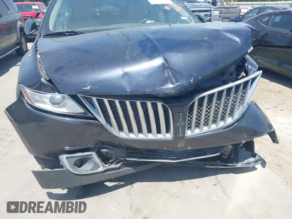 2014 Lincoln MKX with VIN 2LMDJ6JK8EBL13191, listed as a IAAI auction lot 42023811 with 212,793 mi miles. Bid and sale history available at carsss.com. Image 6.