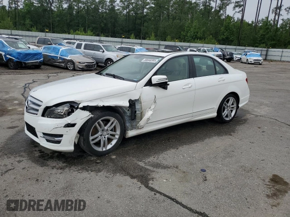 2013 Mercedes-Benz C 250 Sport z VIN WDDGF4HB3DG093576, wystawiony jako Copart lot #58558385 z przebiegiem 68 004 mil mil oraz Szkoda całkowita • Salvage title. Historia ofert i sprzedaży dostępna na DreamBid. Obrazek 1.