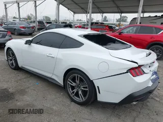 2024 Ford Mustang EcoBoost z VIN 1FA6P8TH3R5109662, wystawiony jako IAAI lot #42164383 z przebiegiem 3 336 mil mil oraz . Historia ofert i sprzedaży dostępna na DreamBid. Obrazek 3.