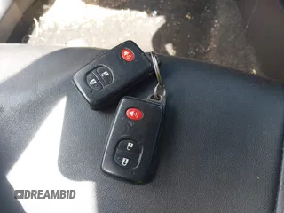 2013 Toyota Prius One z VIN JTDKN3DU0D5613429, wystawiony jako IAAI lot #42360759 z przebiegiem 254 105 mil mil oraz . Historia ofert i sprzedaży dostępna na DreamBid. Obrazek 11.